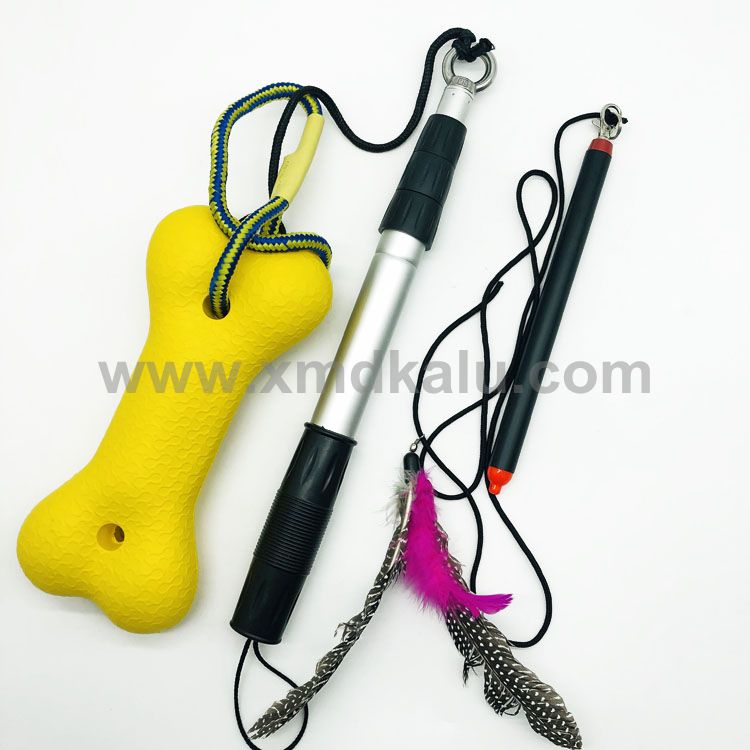 Aluminum extendable flirt pole for dogs and cats